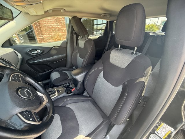 2016 Jeep Cherokee Altitude