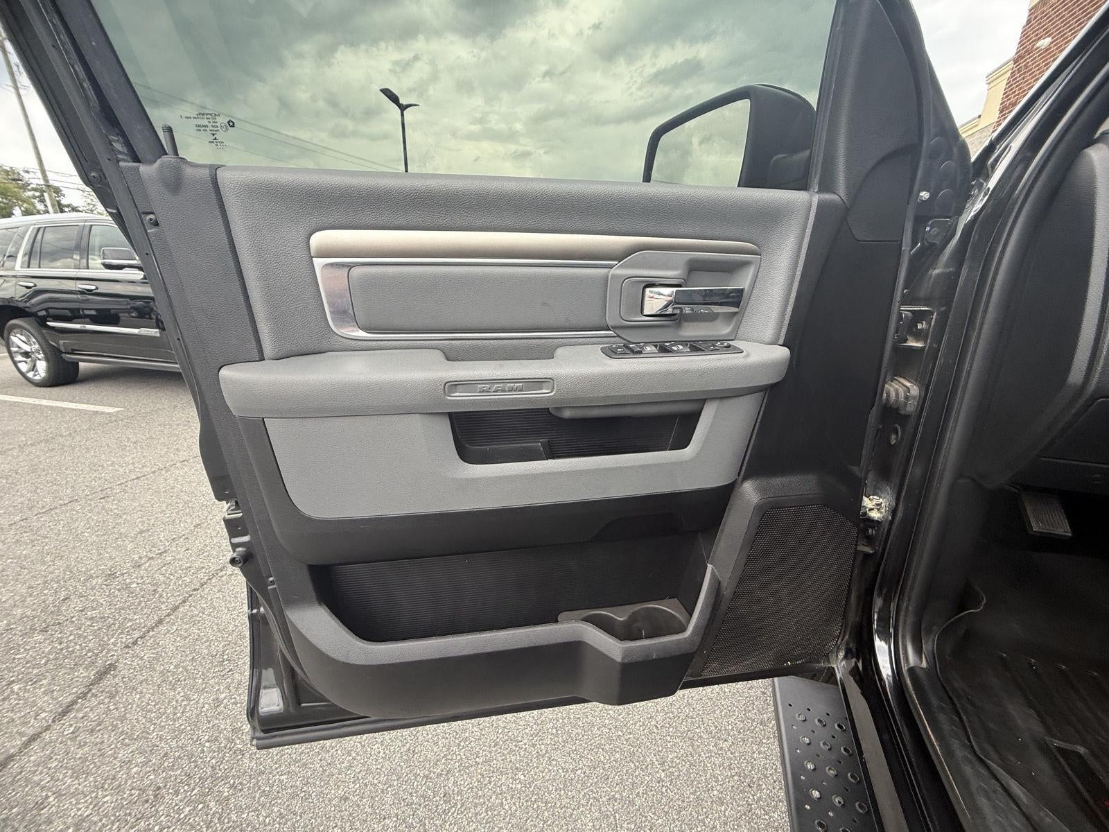 2018 RAM 1500 SLT