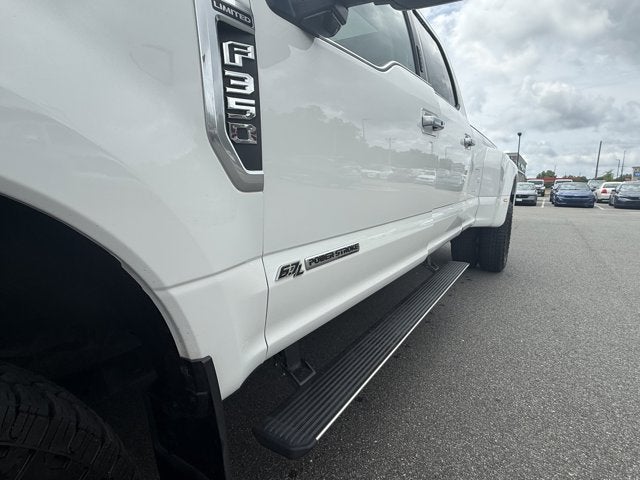 2022 Ford Super Duty F-350 DRW Limited