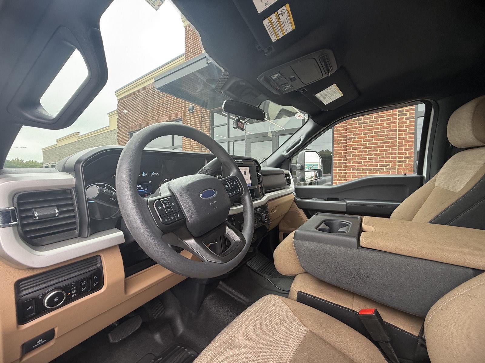 2025 Ford Super Duty F-450 Drw XLT