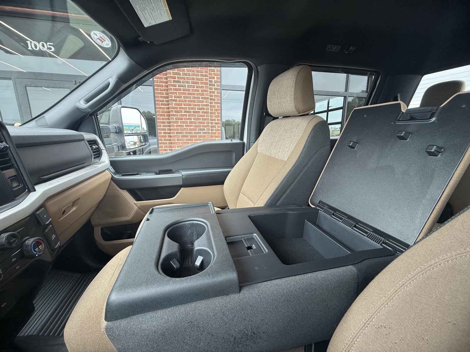 2025 Ford Super Duty F-450 Drw XLT