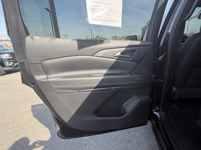 2025 Chevrolet Traverse FWD LT