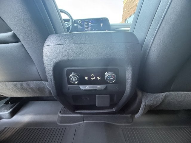 2025 Chevrolet Traverse FWD LT