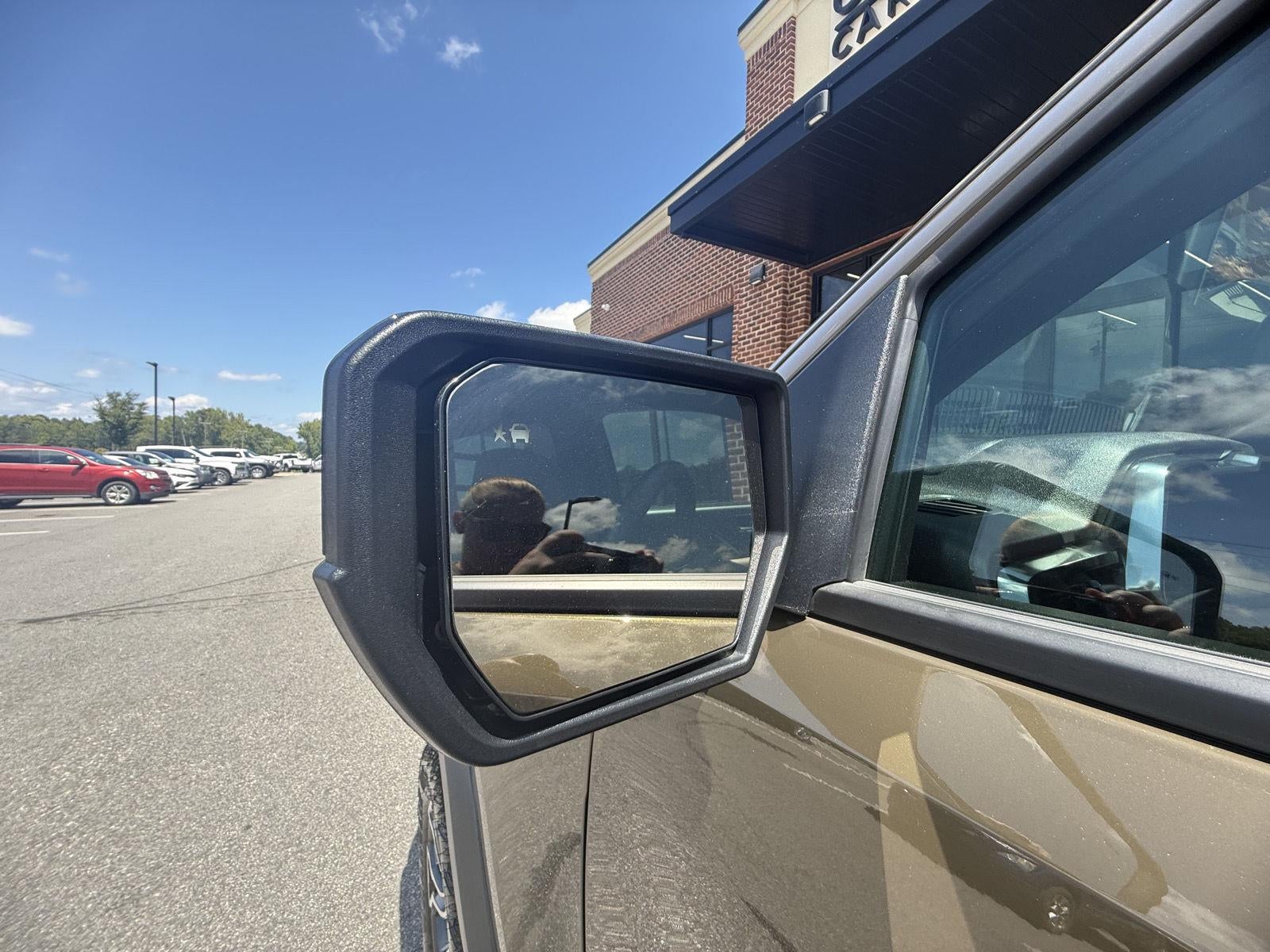 2025 GMC Canyon 4WD AT4