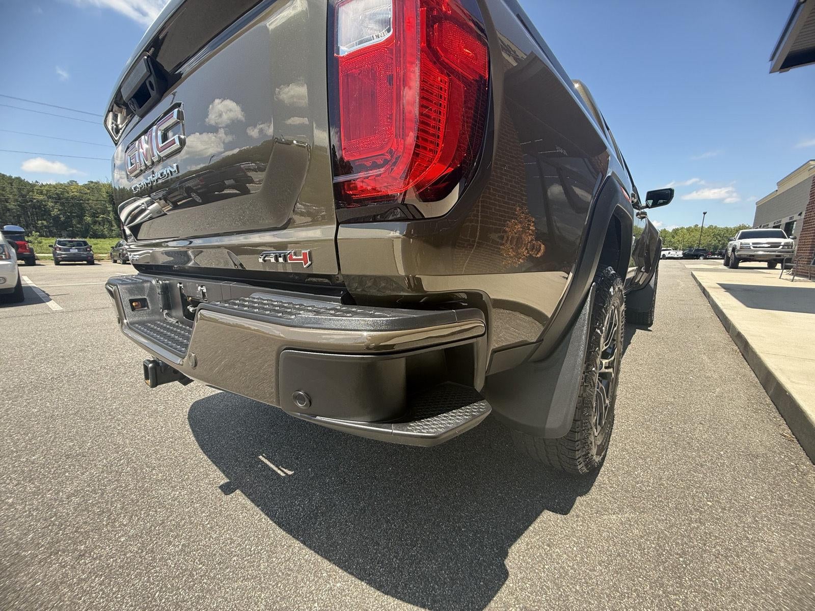 2025 GMC Canyon 4WD AT4