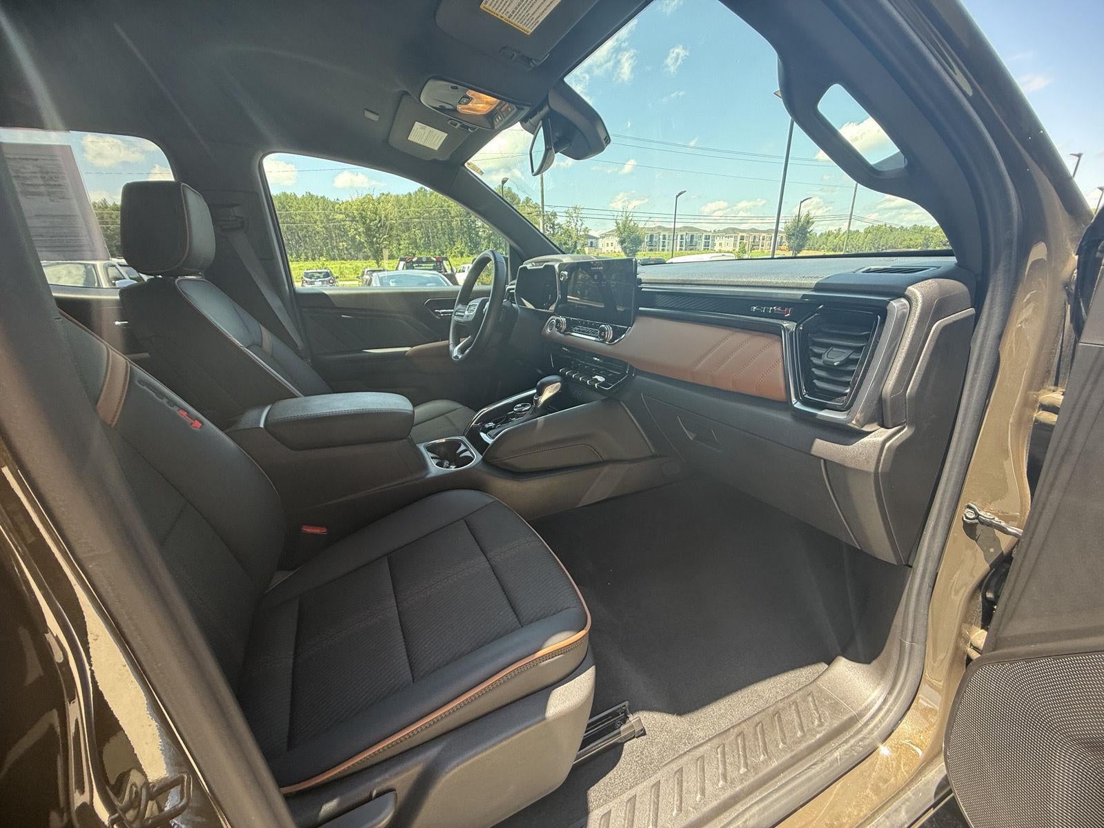 2025 GMC Canyon 4WD AT4