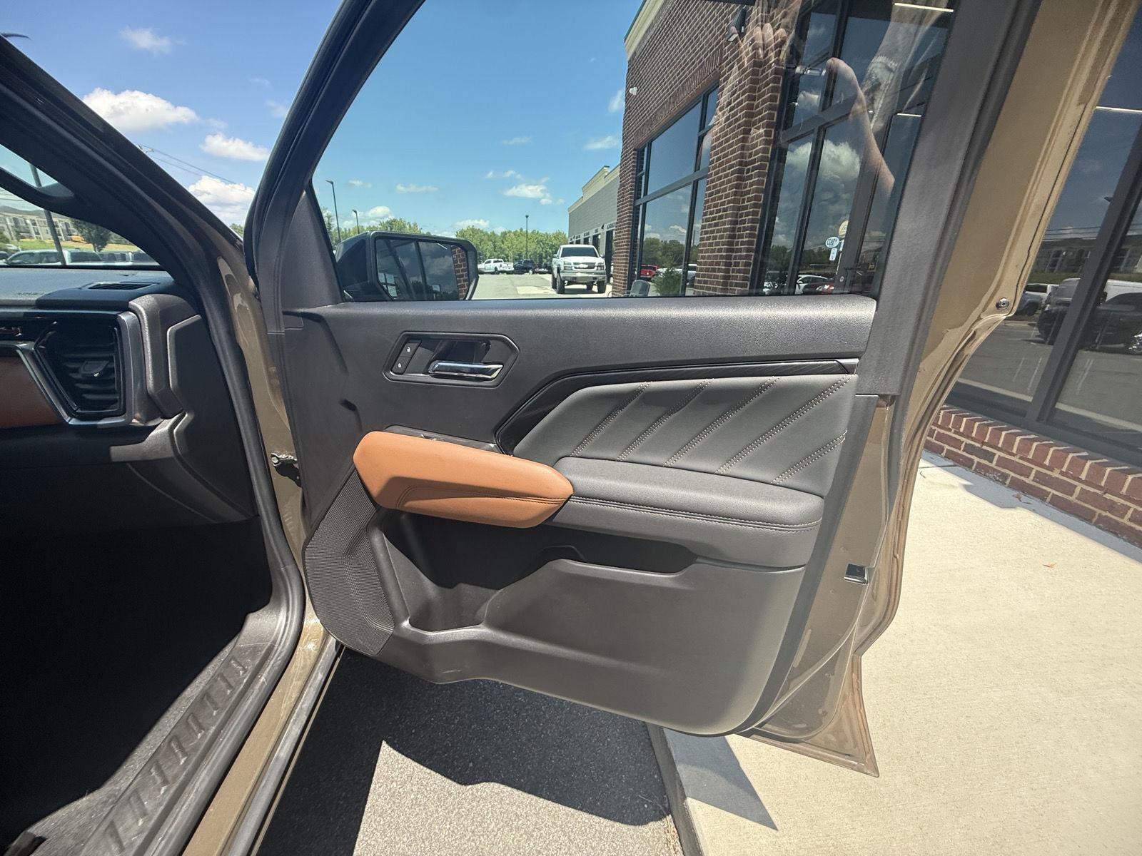 2025 GMC Canyon 4WD AT4