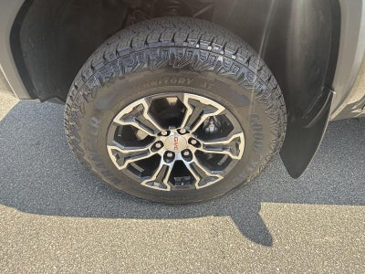 2025 GMC Canyon 4WD AT4