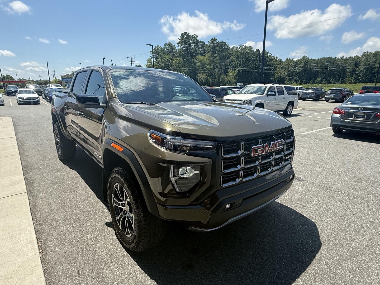 2025 GMC Canyon 4WD AT4