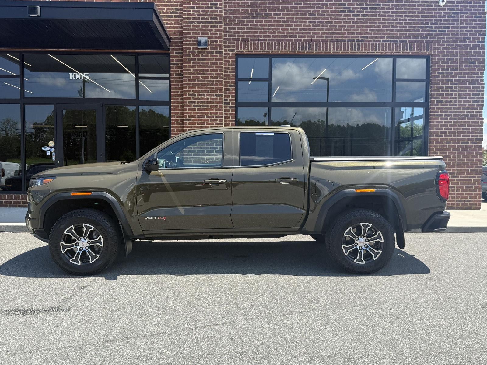 2025 GMC Canyon 4WD AT4