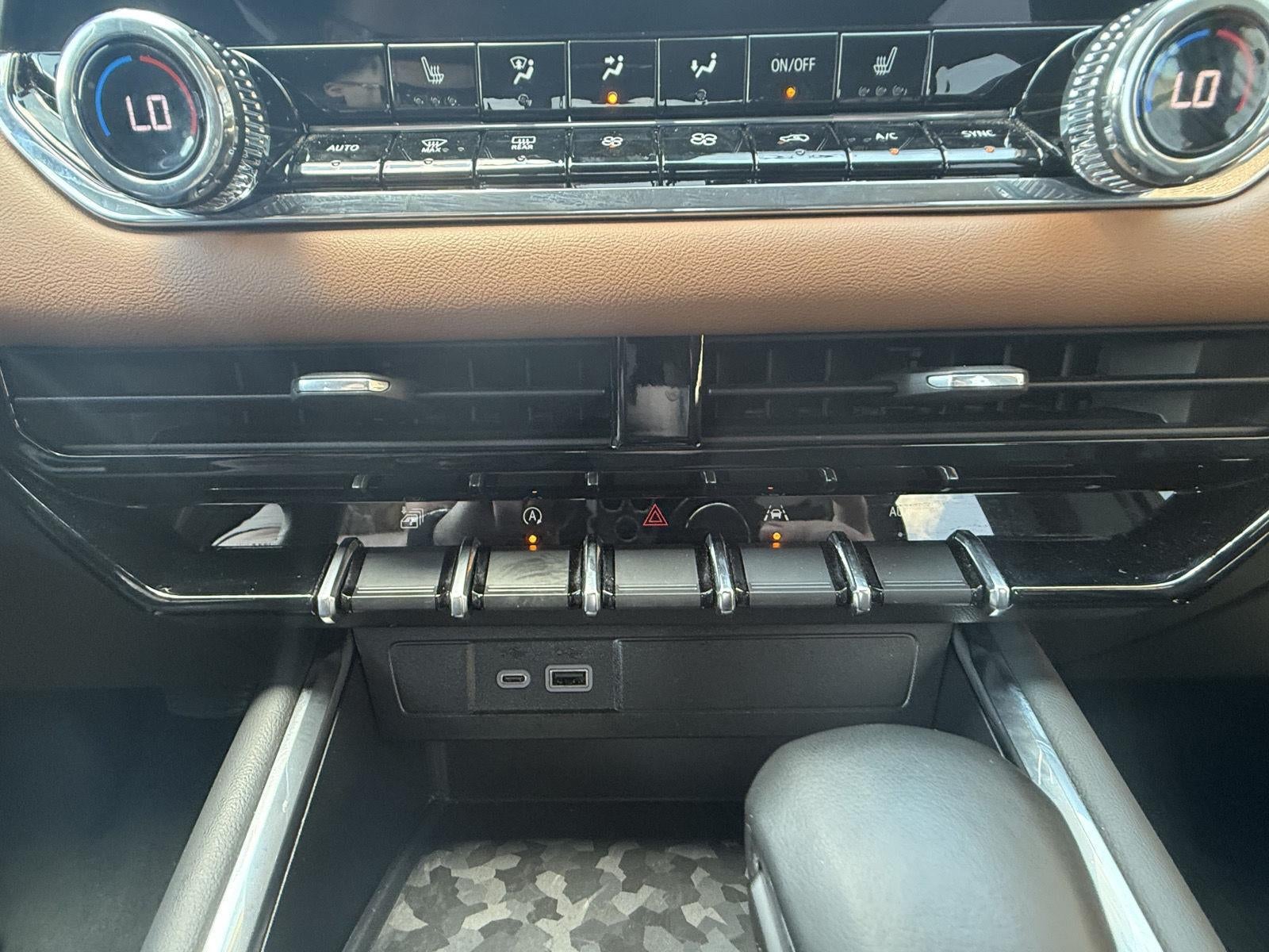 2025 GMC Canyon 4WD AT4