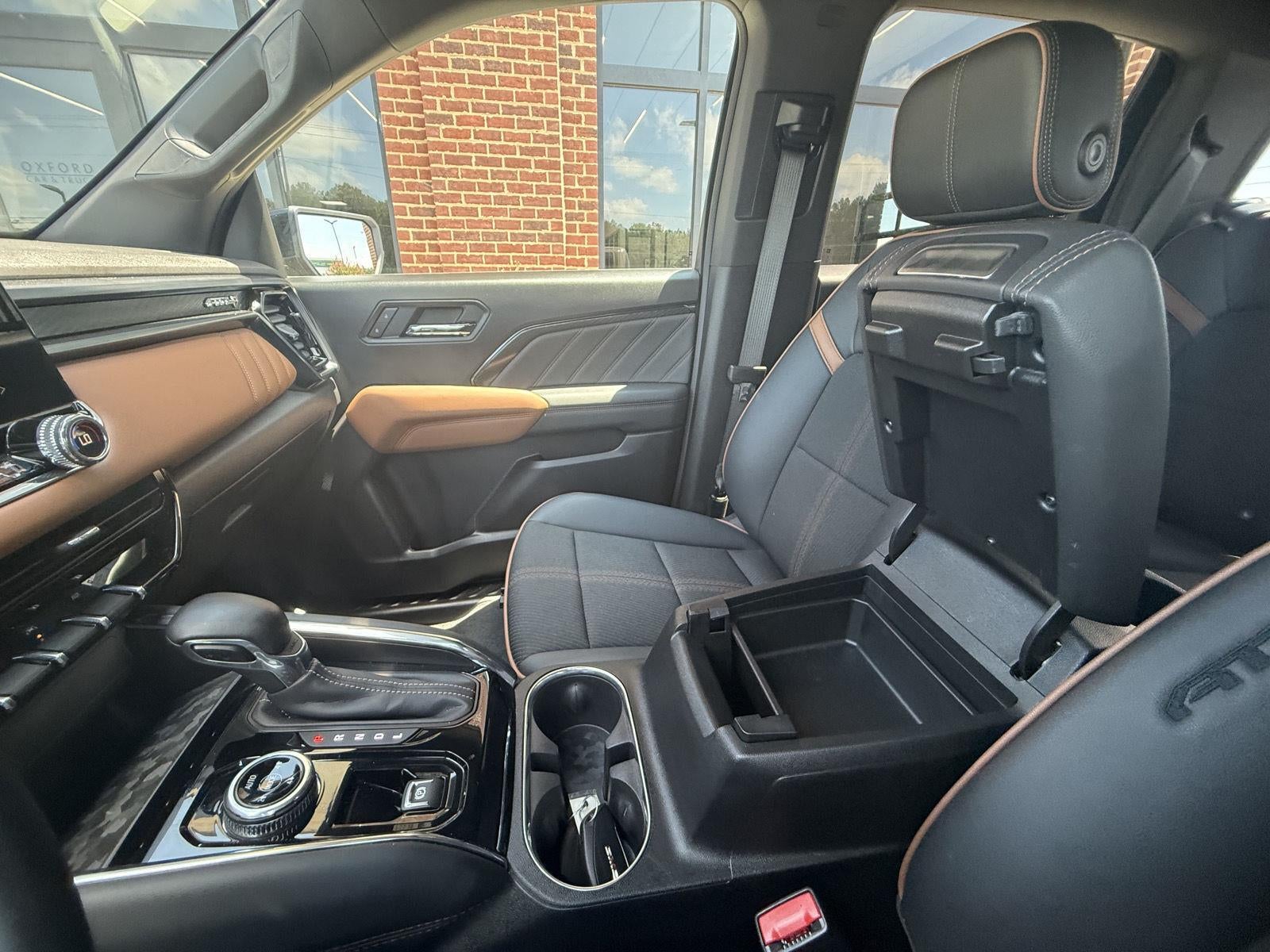 2025 GMC Canyon 4WD AT4