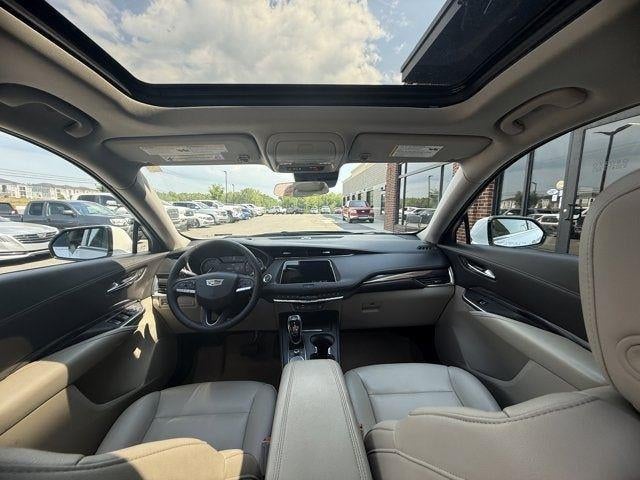 2022 Cadillac XT4 FWD Luxury