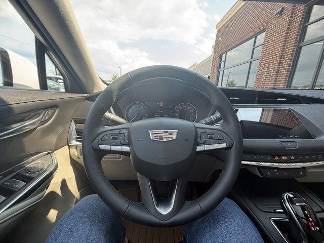 2022 Cadillac XT4 FWD Luxury