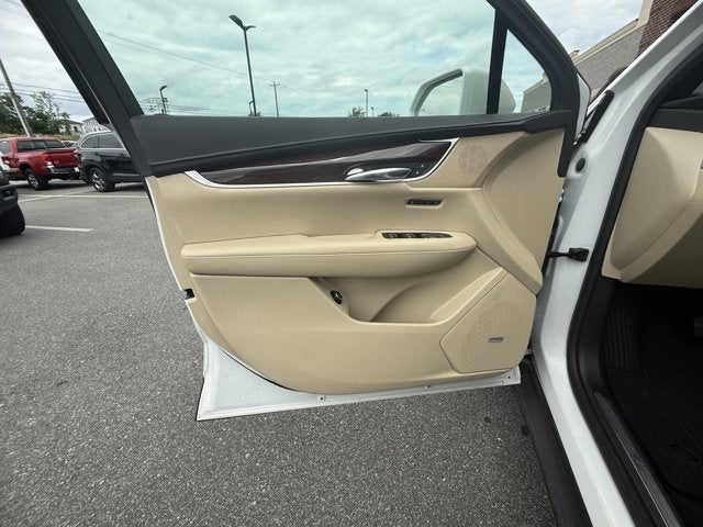 2017 Cadillac XT5 Luxury FWD