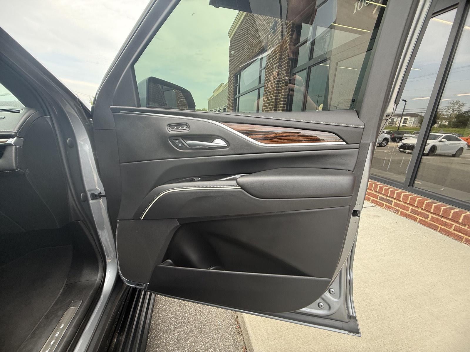 2022 Cadillac Escalade ESV Premium Luxury