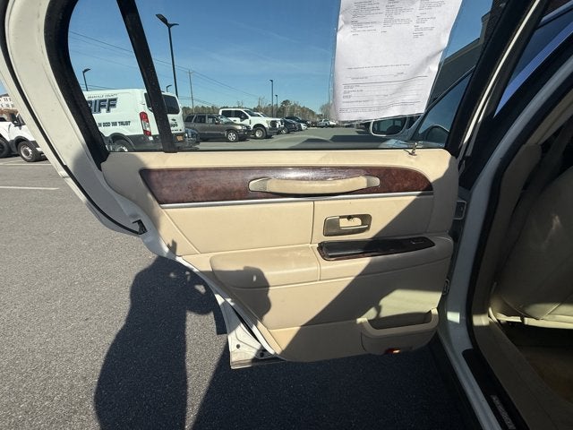 2006 Lincoln Town Car Signature