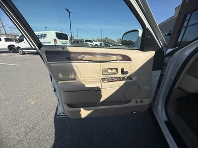 2006 Lincoln Town Car Signature