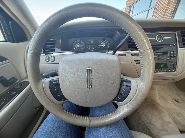 2006 Lincoln Town Car Signature