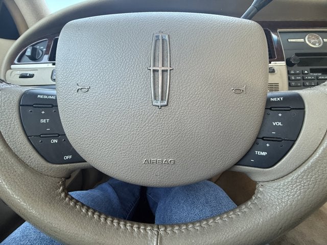 2006 Lincoln Town Car Signature
