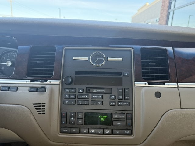 2006 Lincoln Town Car Signature