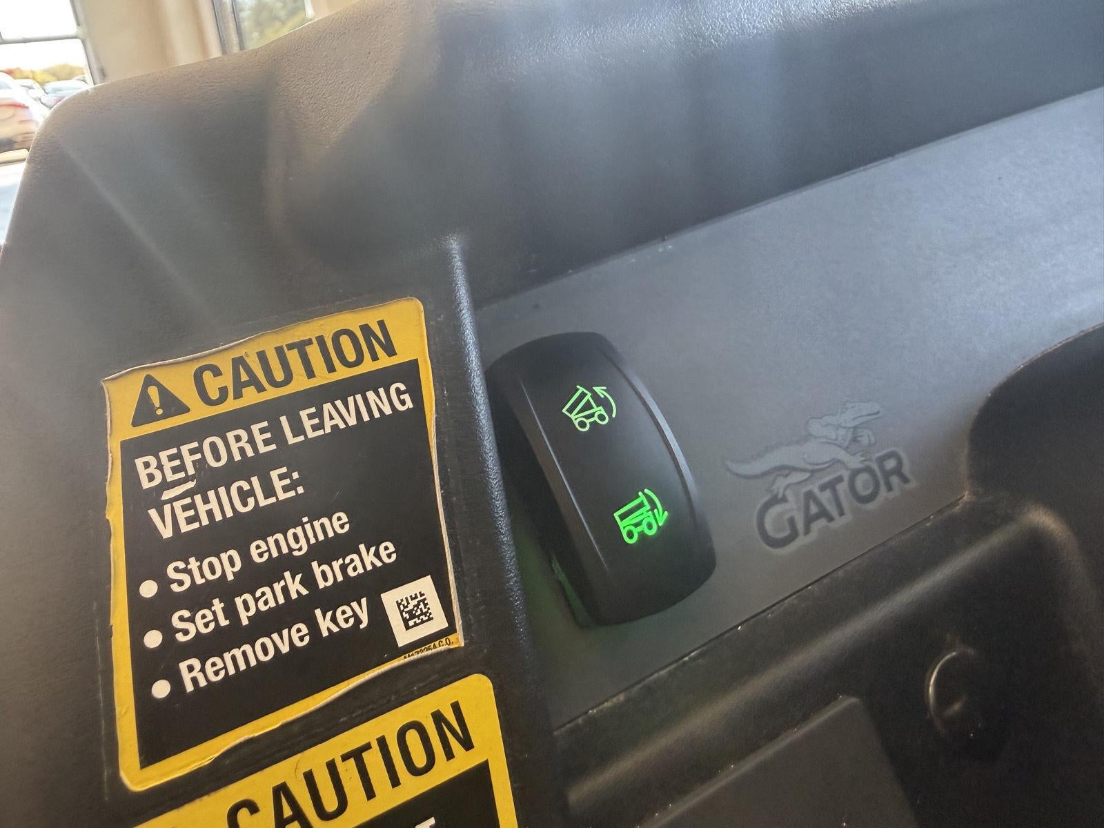 2014 JOHN DEERE 825IS4 GATOR