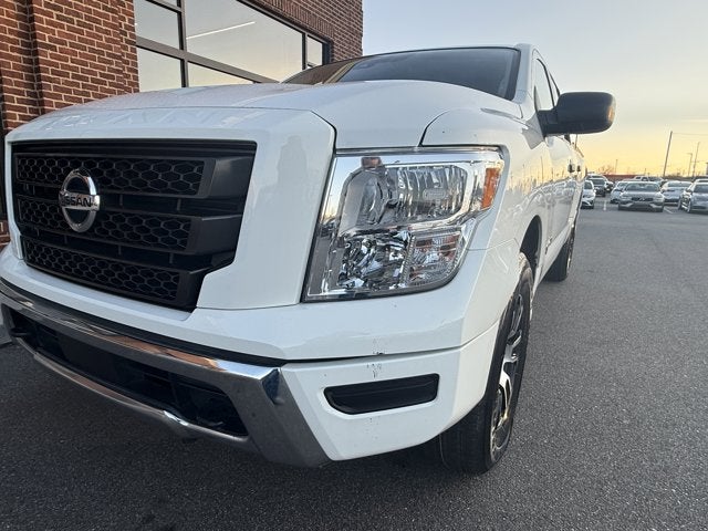 2022 Nissan Titan SV