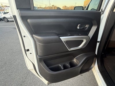 2022 Nissan Titan SV