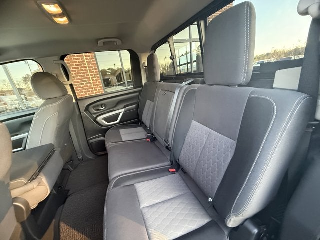 2022 Nissan Titan SV