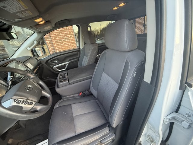 2022 Nissan Titan SV