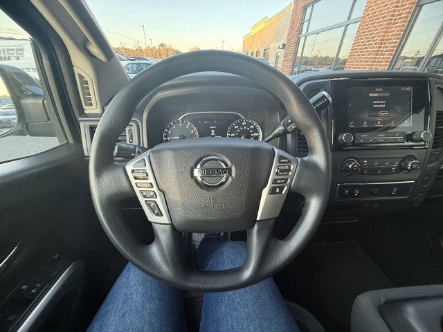 2022 Nissan Titan SV