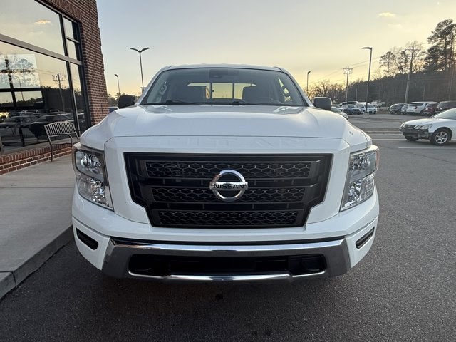 2022 Nissan Titan SV