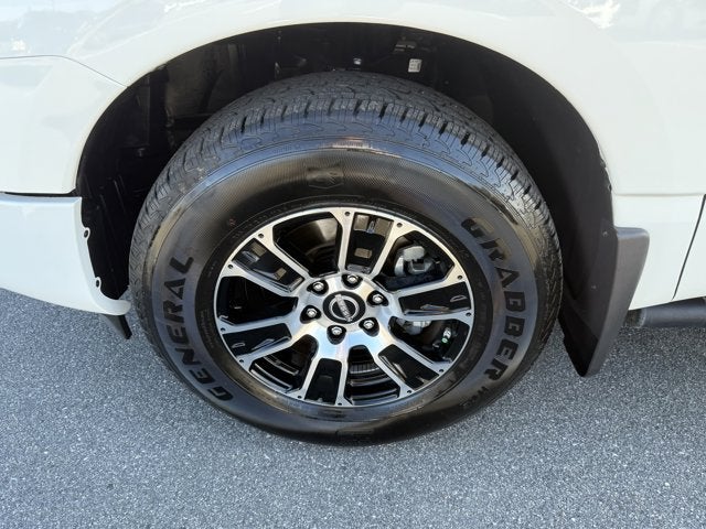 2024 Nissan Titan SV