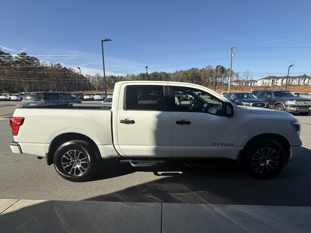 2024 Nissan Titan SV