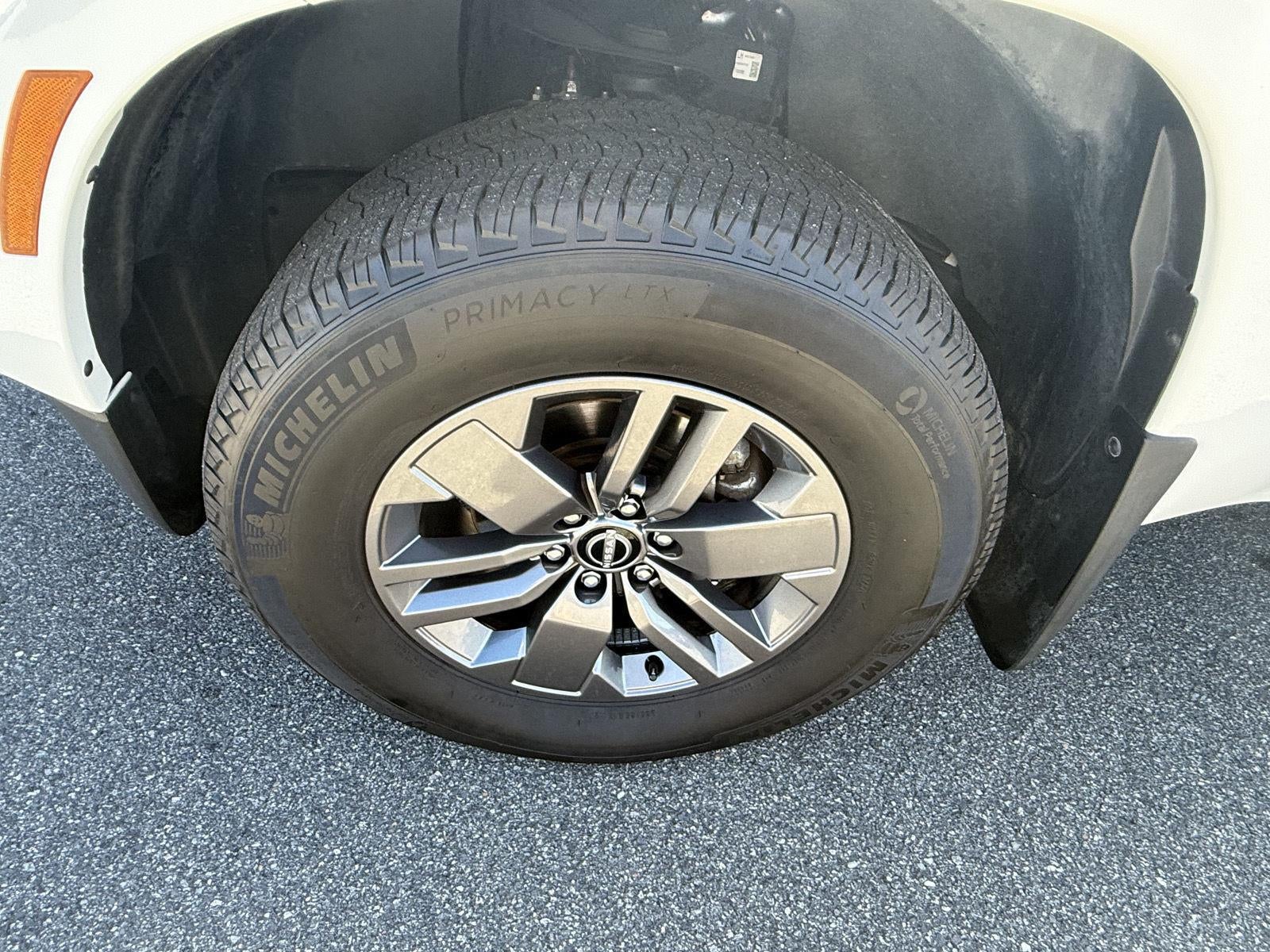 2025 Nissan Frontier SV