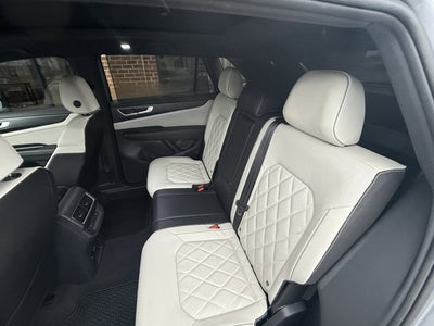 2024 Volkswagen Atlas Cross Sport 2.0T SEL Premium R-Line