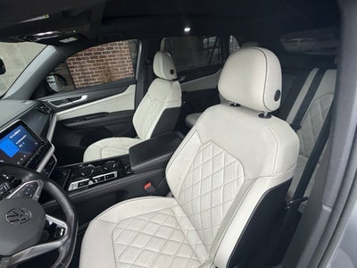 2024 Volkswagen Atlas Cross Sport 2.0T SEL Premium R-Line