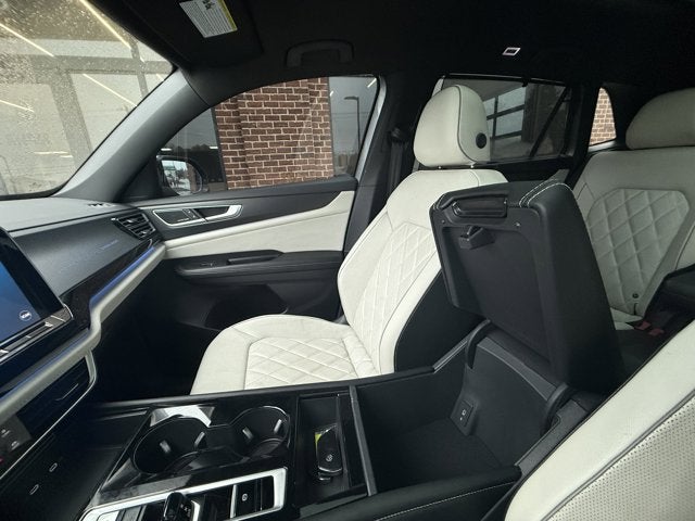 2024 Volkswagen Atlas Cross Sport 2.0T SEL Premium R-Line