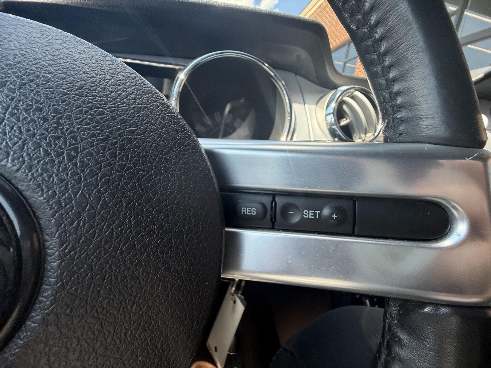 2006 Ford Mustang GT Deluxe