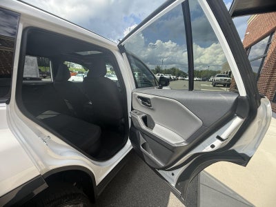 2026 Toyota Rav4 SE