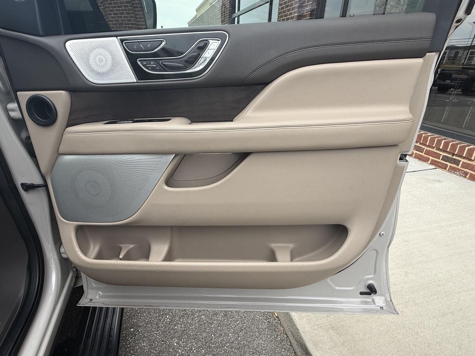 2022 Lincoln Navigator L Reserve