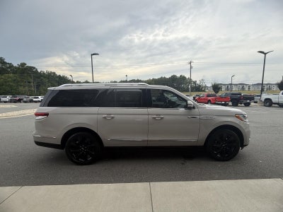 2022 Lincoln Navigator L Reserve