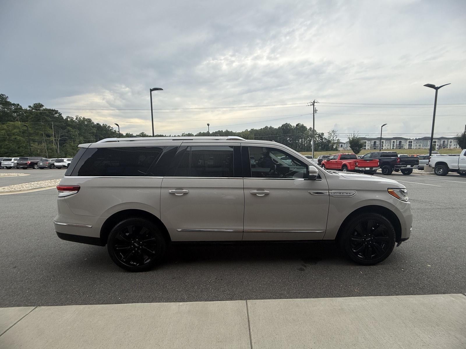 2022 Lincoln Navigator L Reserve