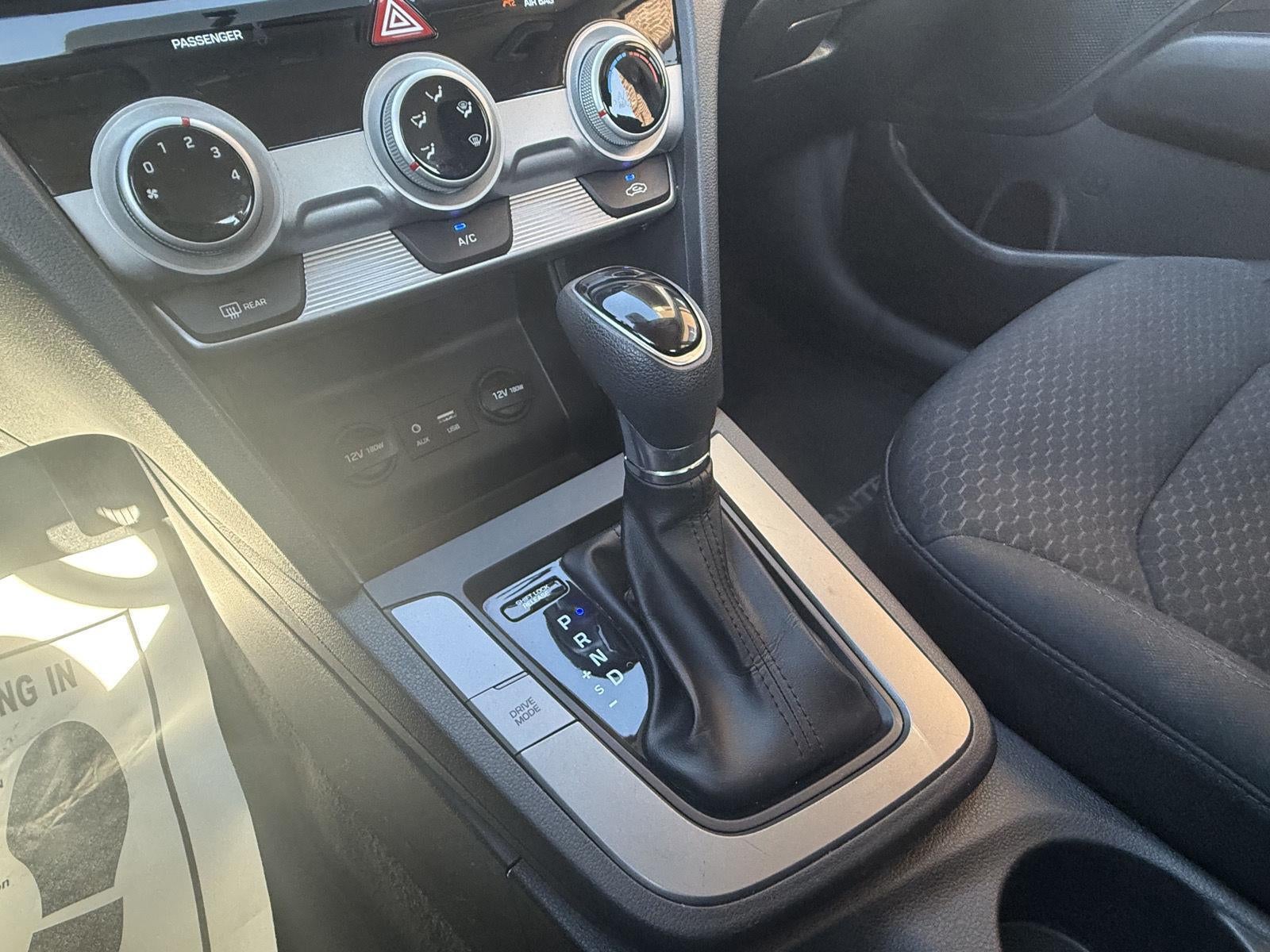 2019 Hyundai Elantra SE