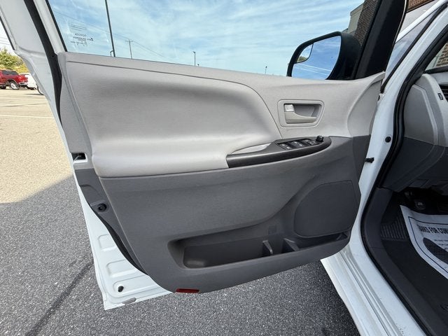 2020 Toyota Sienna L