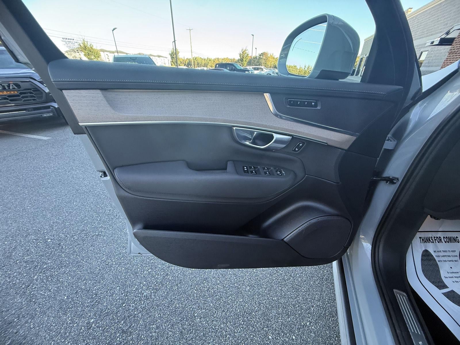 2025 Volvo XC90 Plus