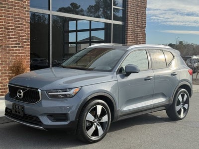2020 Volvo XC40 Momentum