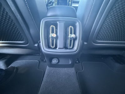 2020 Volvo XC40 Momentum