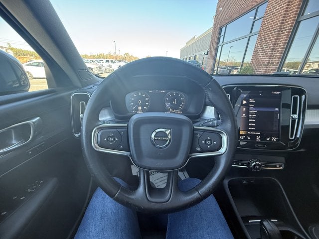 2020 Volvo XC40 Momentum