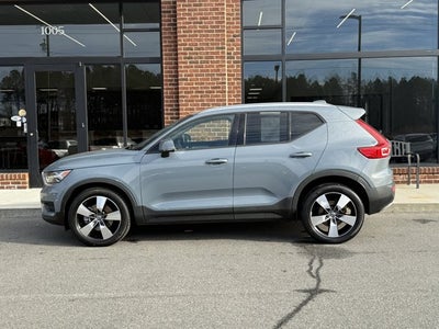 2020 Volvo XC40 Momentum